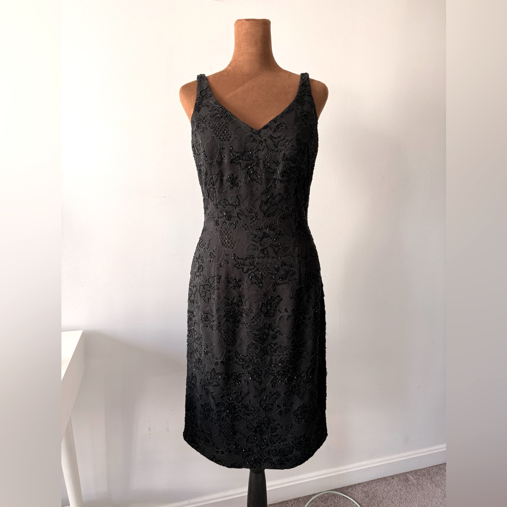 Carmen Marc Valvo Formal Beaded Dress. Size 4.